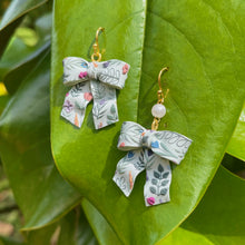 Load image into Gallery viewer, Mini Wallflower Bliss Bows