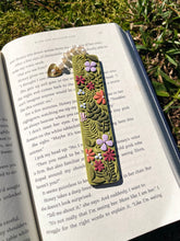 Load image into Gallery viewer, Gardenia Bookmark
