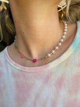 Load image into Gallery viewer, Split Daisy Necklace
