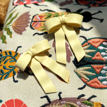 Load image into Gallery viewer, Butter Bliss Bows
