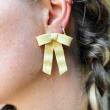 Load image into Gallery viewer, Butter Bliss Bows
